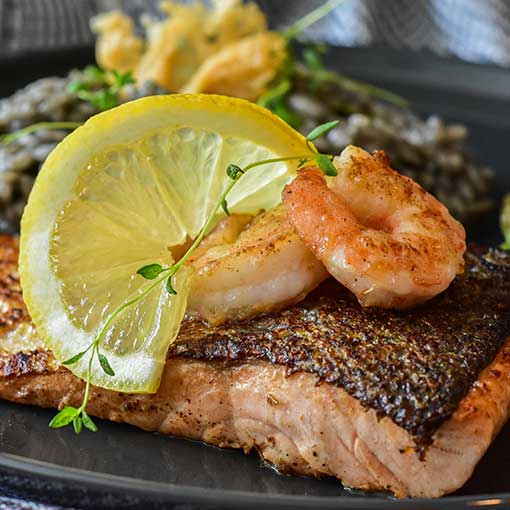 Pourquoi vous devriez manger la peau du saumon